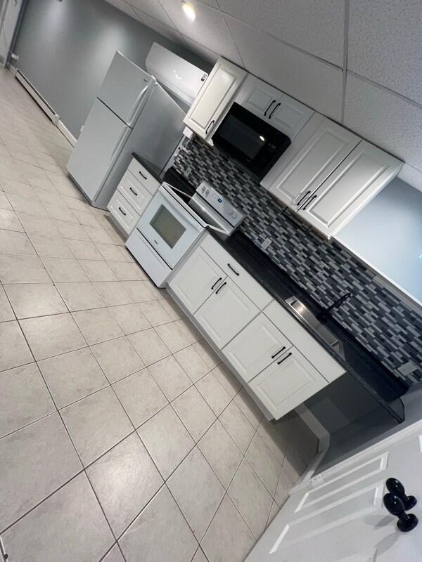 Foto del edificio - 655 Middle Country Rd