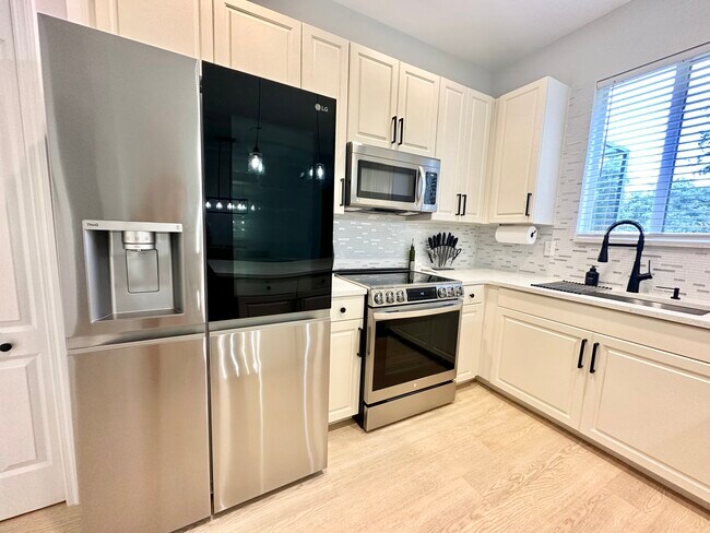 Building Photo - 10190 Tin Maple Dr