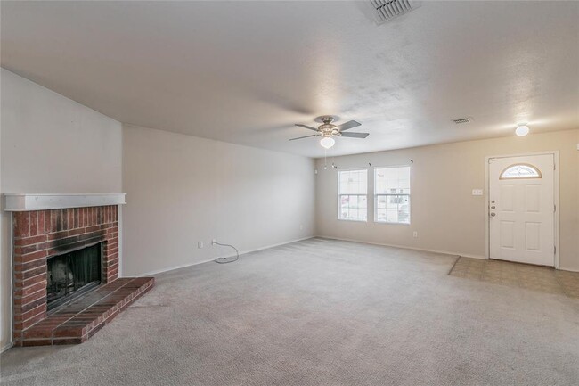 Building Photo - 1016 Mosaic Dr
