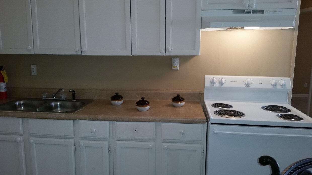 Foto principal - 2902 Elmore Rd SW