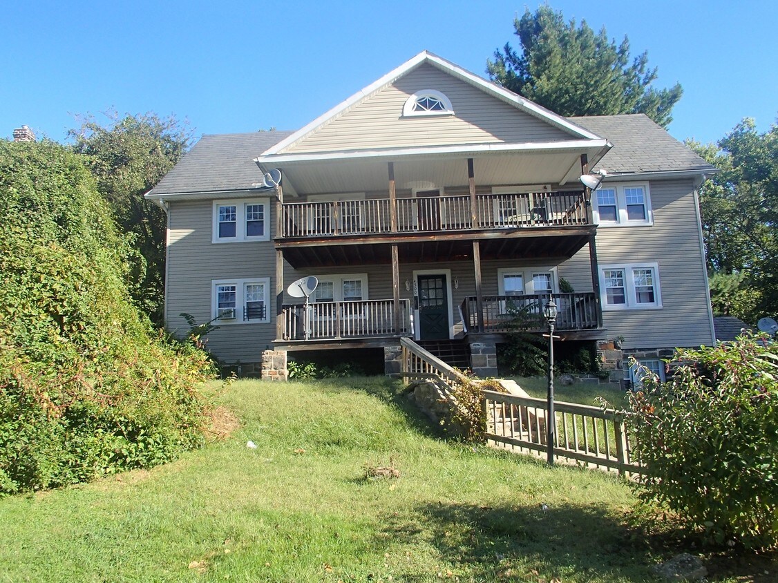 Primary Photo - 4500 Frederick Ave