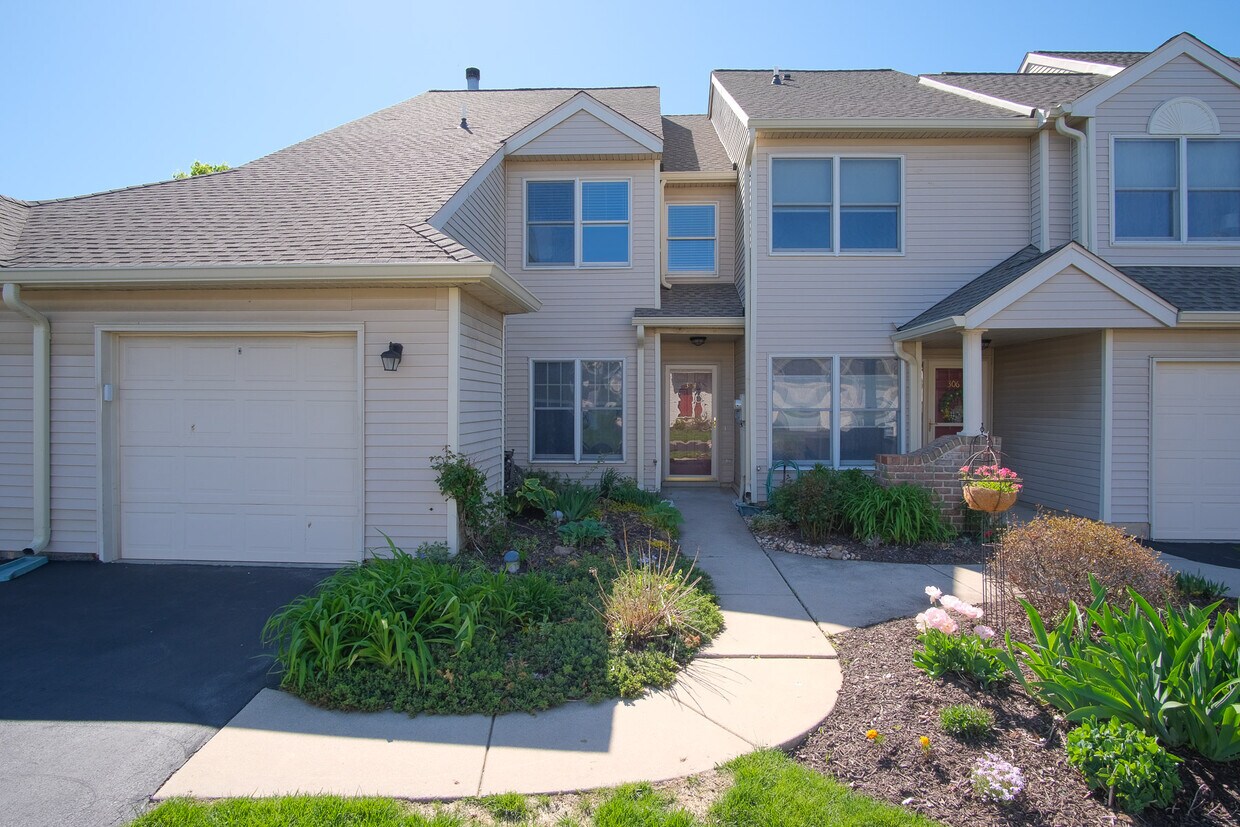 304 Windsor Plz Unit 304, Macungie, PA 18062 Condo for Rent in