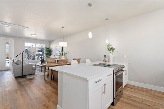 Foto del edificio - 3587 N Adams St