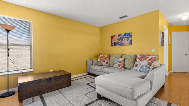 Building Photo - 2600 Avondale Ct