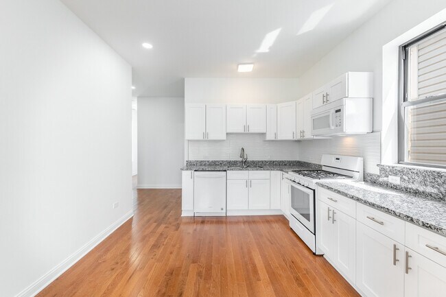 Foto del edificio - 914 W 19th Pl