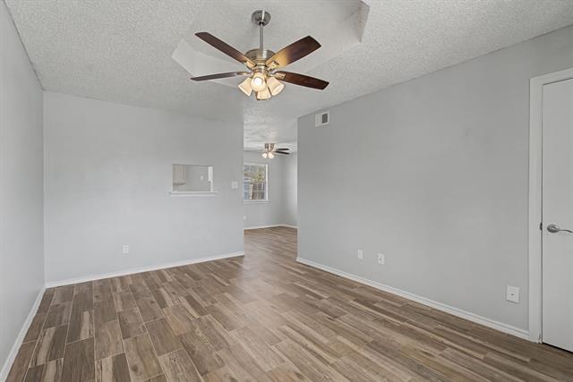 Foto del edificio - 114 Prairie Creek Cir