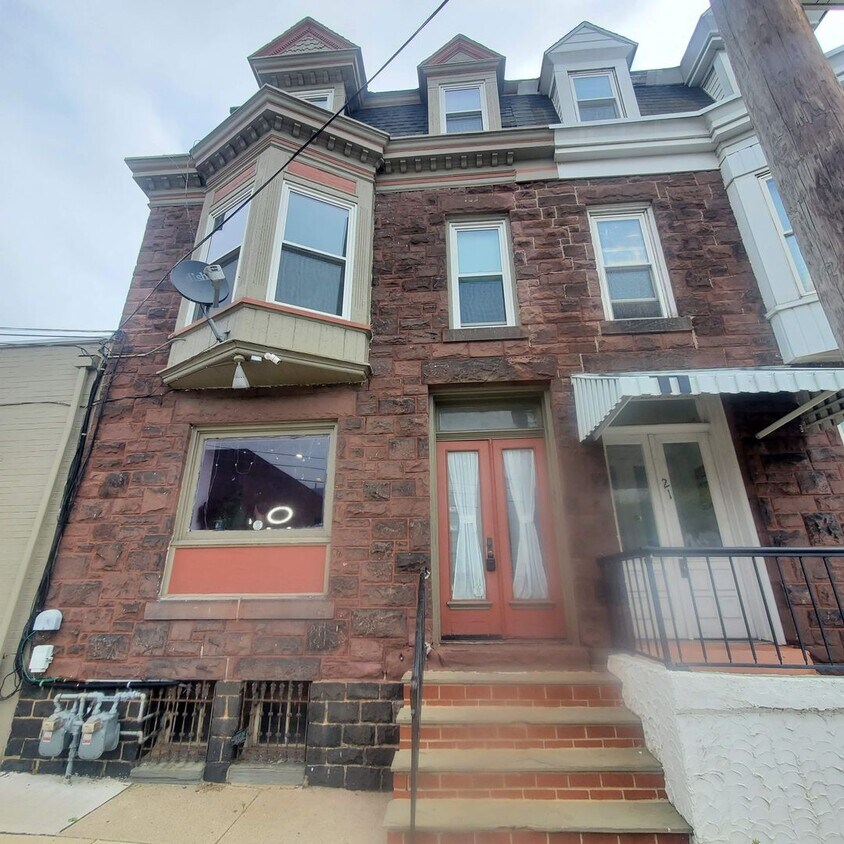 Foto principal - 19 S 12th St