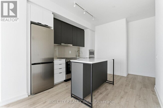 Photo du bâtiment - 9751 Markham Rd