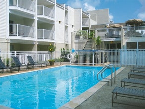 Building Photo - Metroview Condominiums