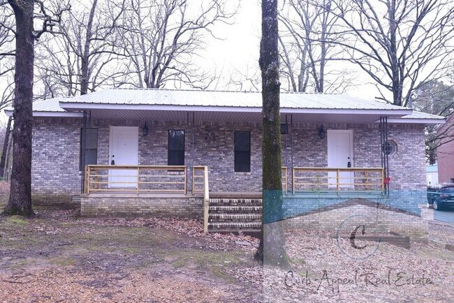 Foto del edificio - Move in special $500!! Beautifully renovated 1 bed / 1 bath duplex in a great neighborhood!!