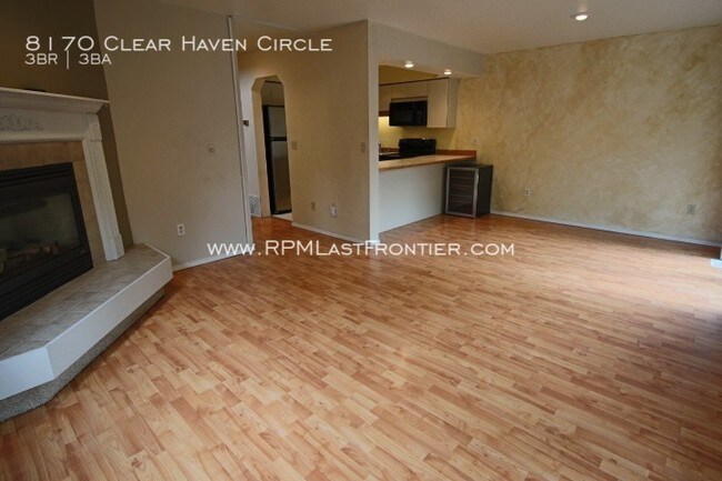 Building Photo - 8170 Clear Haven Cir