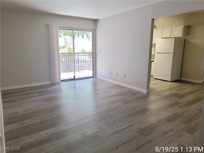 Building Photo - 4400 Sandy River Dr