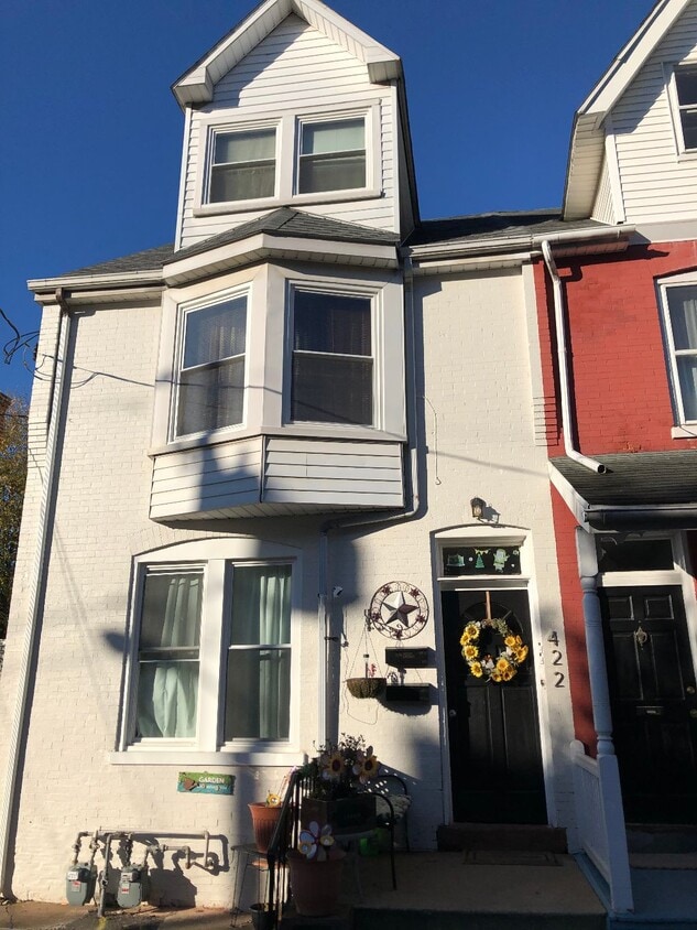 Primary Photo - 422 Nevin St