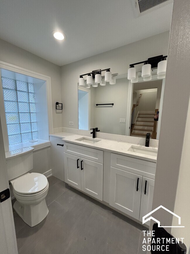 Foto del edificio - 858 N Paulina St