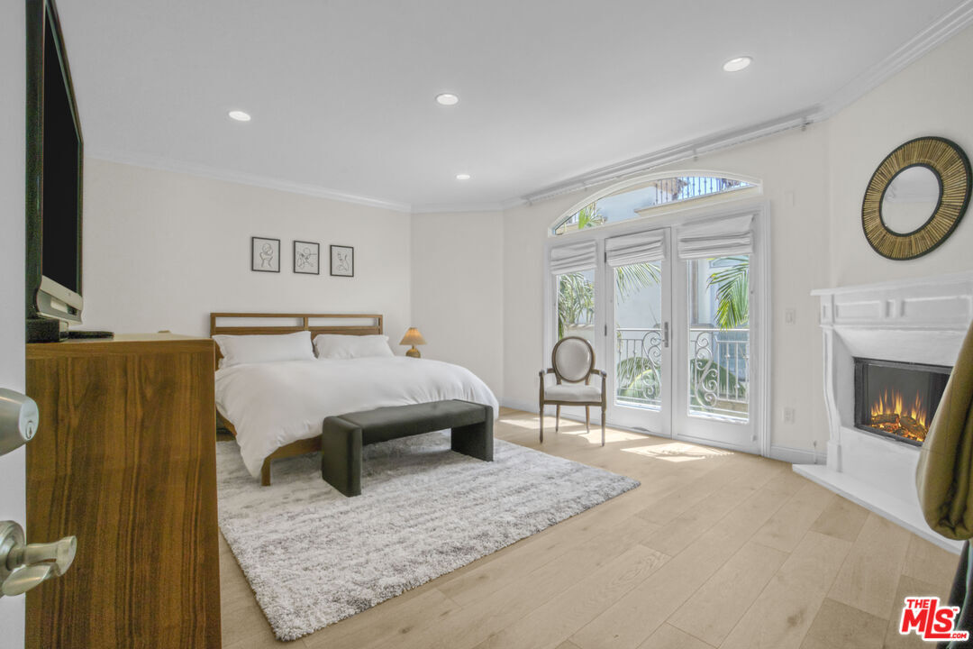 Foto principal - 11974 Mayfield Ave