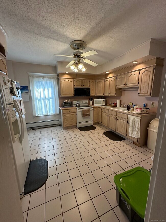 Foto del edificio - 220 Elliott Ave