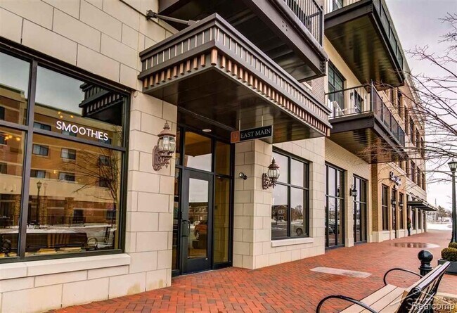 Building Photo - 9 E Main St
