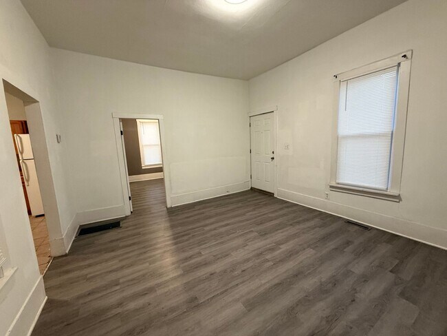 Foto del edificio - Adorable 2 bedroom/1 bathroom home move in ready!