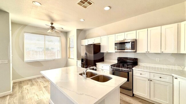 Foto del edificio - 44057 W Palo Cedro Rd