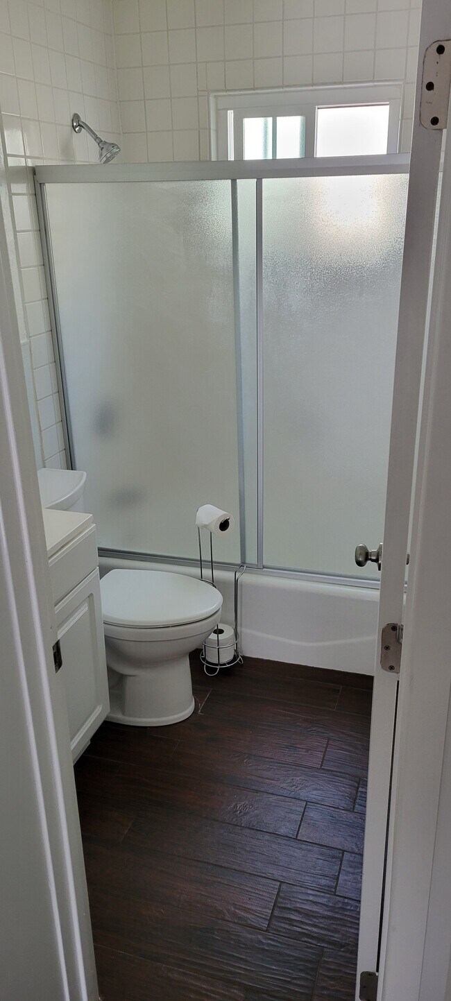 Foto del edificio - 1618 W 166th St