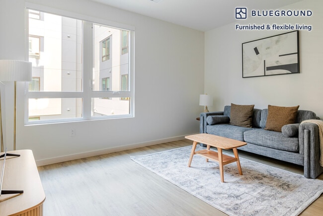 Building Photo - 350 Chastain Pl