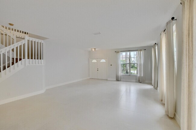 Foto del edificio - 18165 Blue Lake Way