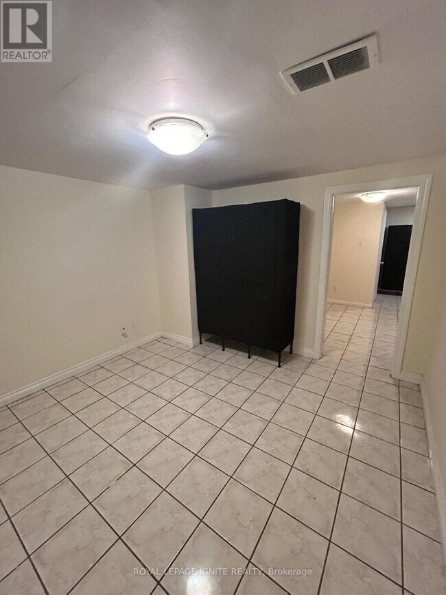 Building Photo - 200 Phyllis Ave