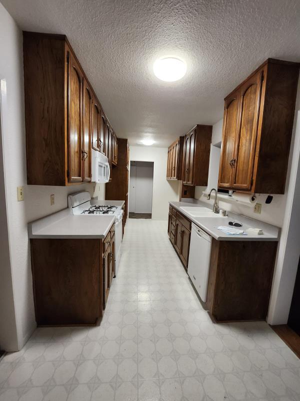 Foto del edificio - GREAT LAKEWOOD HOME