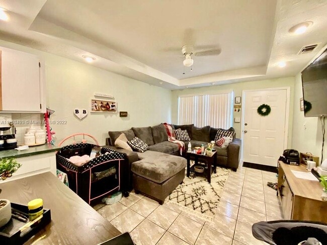 Building Photo - 1845 Pembroke Rd