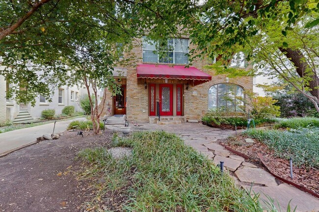 Foto del edificio - Charming 1930’s Highland Park Duplex