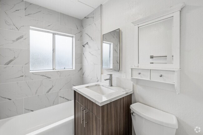 1 habitación, 1 baño - 511 pies cuadrados - Baño - 6565 Segovia Rd
