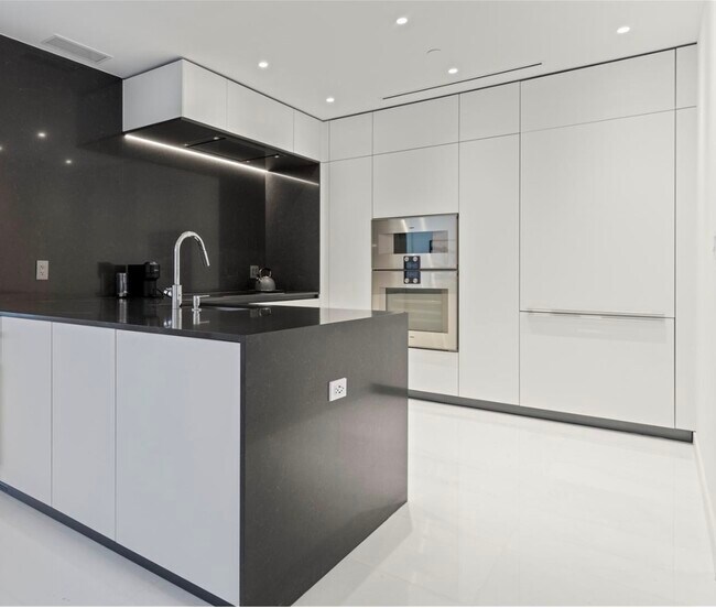 Foto del edificio - 300 Biscayne Boulevard Way