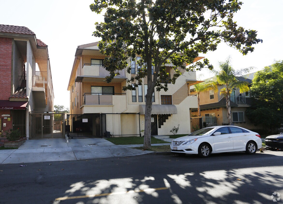 Edificio - 132-134 N Everett St