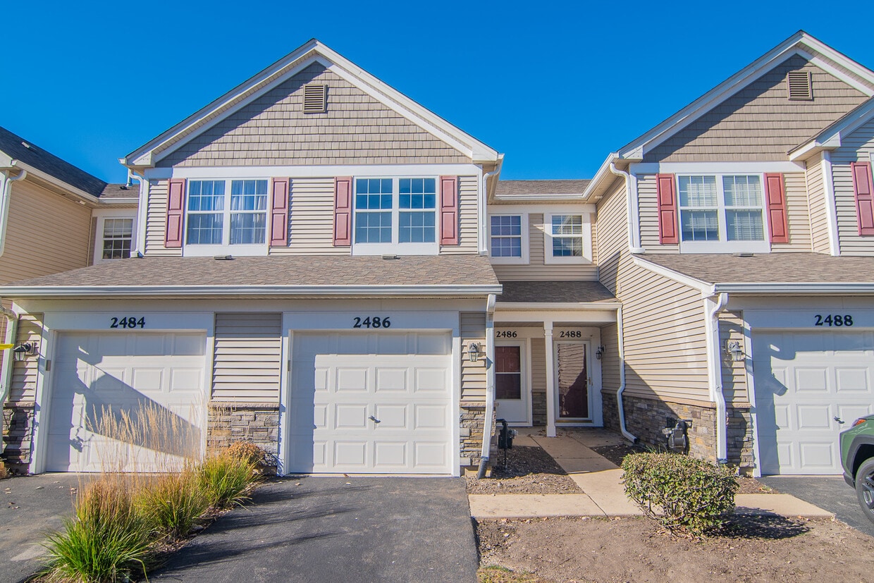 Foto principal - 2486 Golf Ridge Cir
