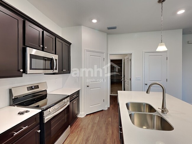 Building Photo - 2764 Sunrise Ct