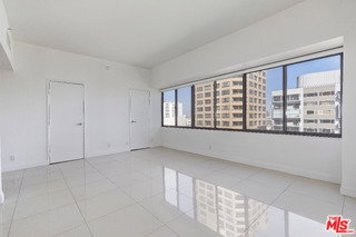 Foto del edificio - 10445 Wilshire Blvd