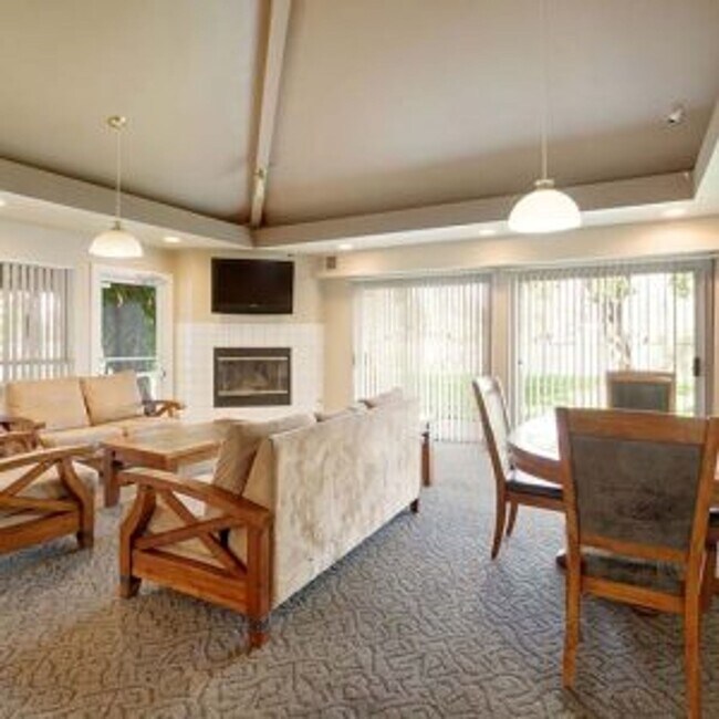 Casa club - Lakeshore Apartments