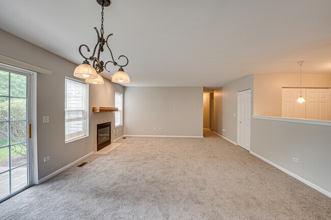 Foto del edificio - 2427 Stoughton Cir