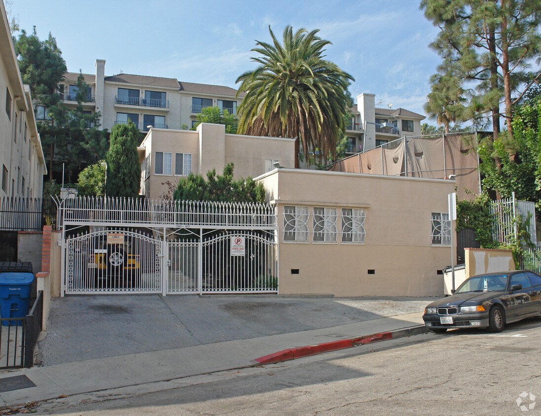 1945 Wilcox Ave, Los Angeles, CA 90068 1945 Wilcox Ave Los Angeles