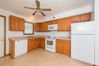Building Photo - Pinnacle Heights Apartments