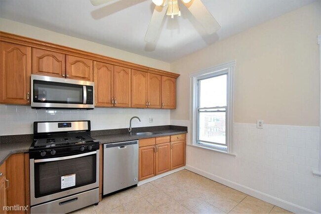 Building Photo - 2 br, 1 bath  - 4 Houghton St