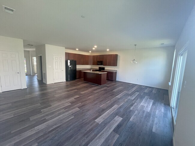 Foto del edificio - 221 Thompson Ave