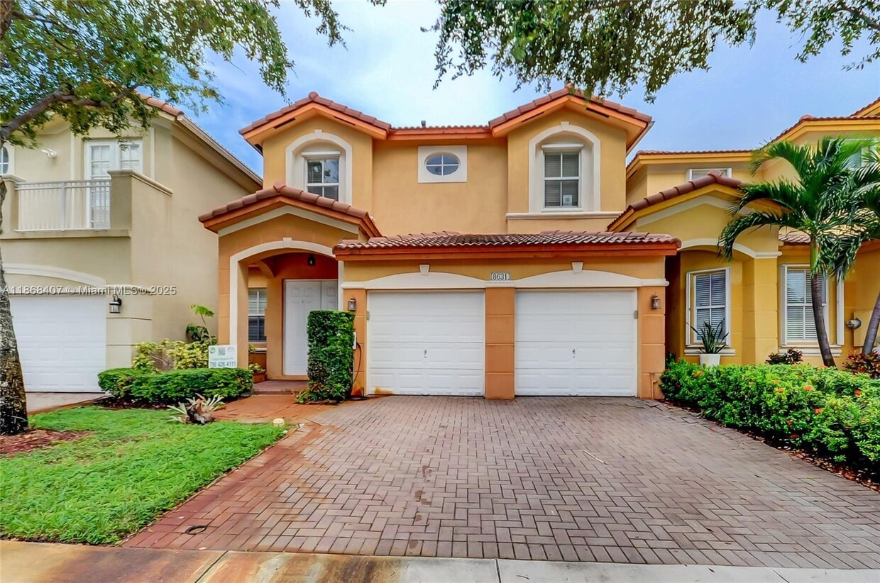 Foto principal - 8631 NW 110th Ave