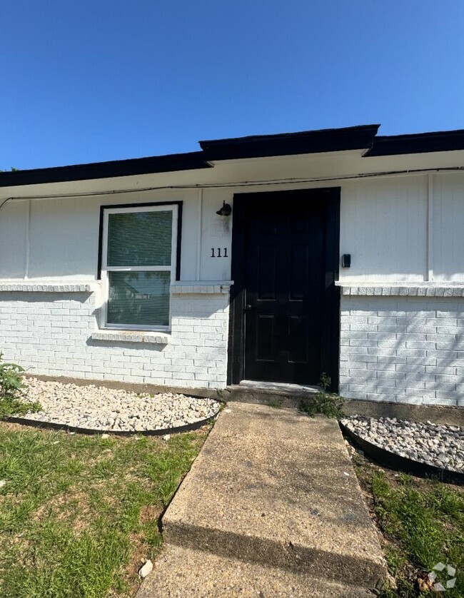 Building Photo - 2809 N Hwy 175