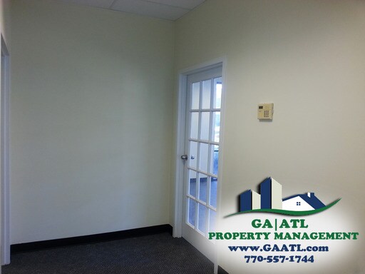 Building Photo - 6123 Oakbrook Pky