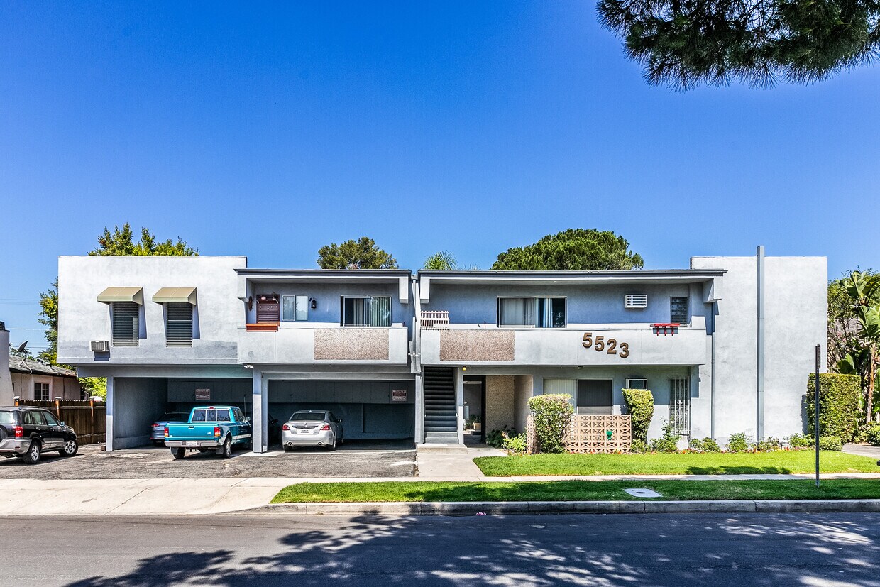 Foto principal - 5523 Denny Ave