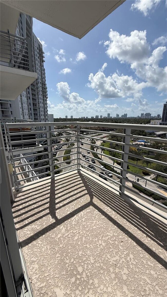 Foto del edificio - 1830 Radius Dr