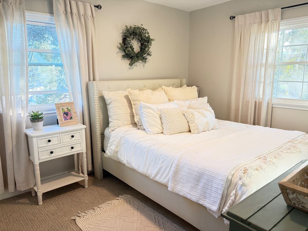 Foto del edificio - 3427 N Twin Oaks Valley Rd