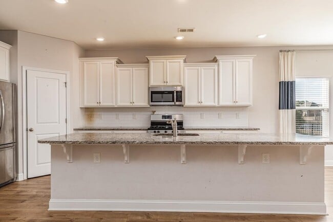 Building Photo - 1208 Ficus Dr