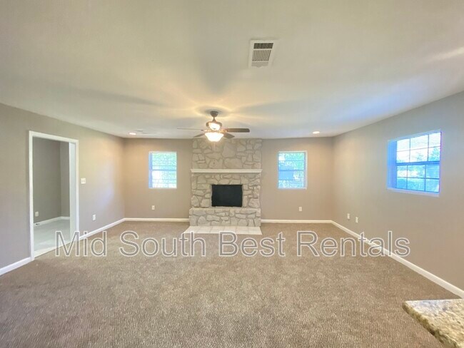 Foto del edificio - 7502 Lancaster Rd